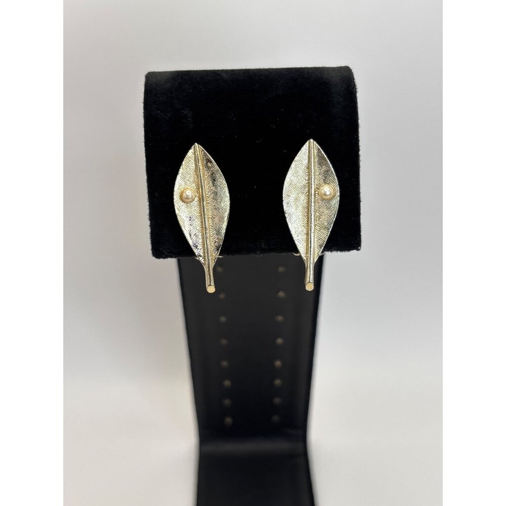 Sarah Coventry Vintage Gold Tone Leaf with Faux Pearl Clip On Earrings